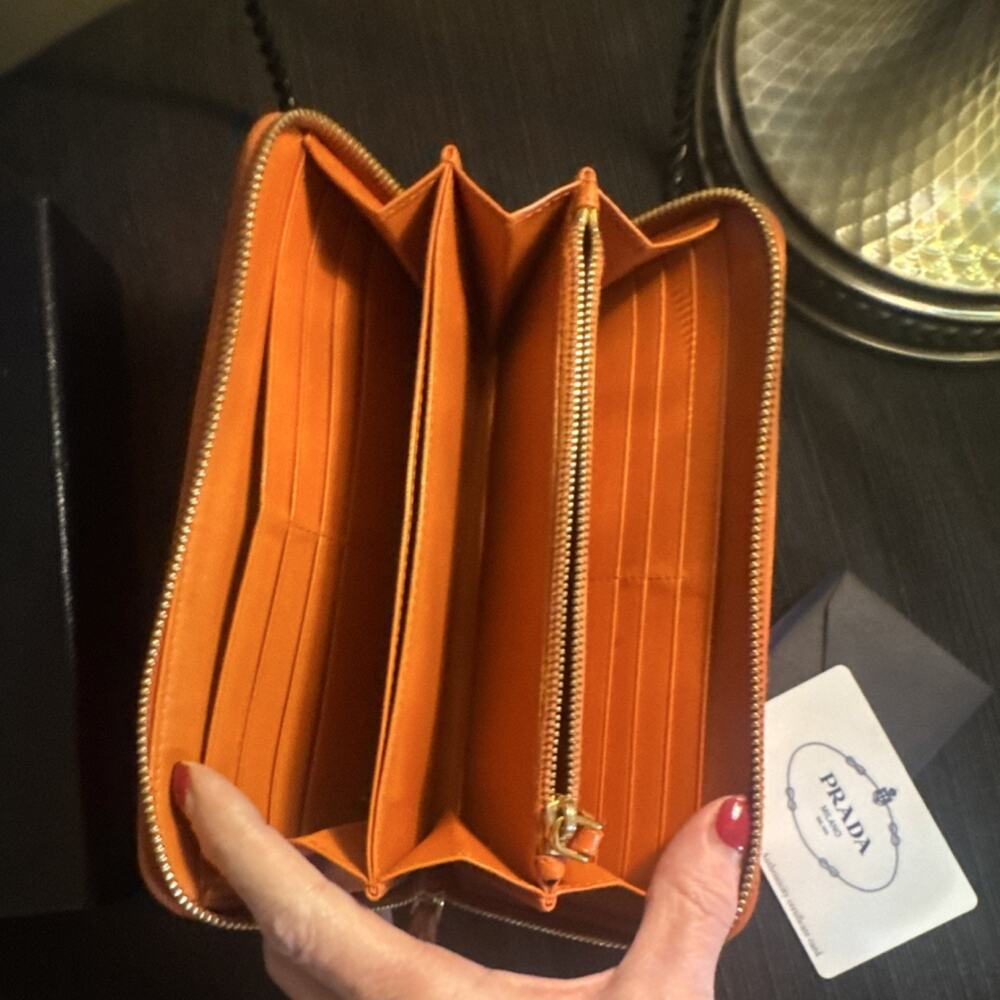 PRADA Soffiano Leather Zippy Wallet Papaya All Inclusive -box, Authenticity Card - Picture 10 of 14
